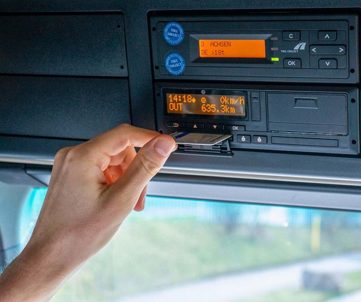 Automatisiertes Auslesen, Auswerten und Archivieren der Tachographen- und Fahrerkartendaten